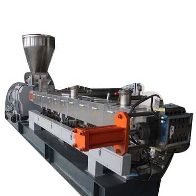 Co Rotating Twin Screw Extruder for Engineering Plastic Manufacturers in Gujarat